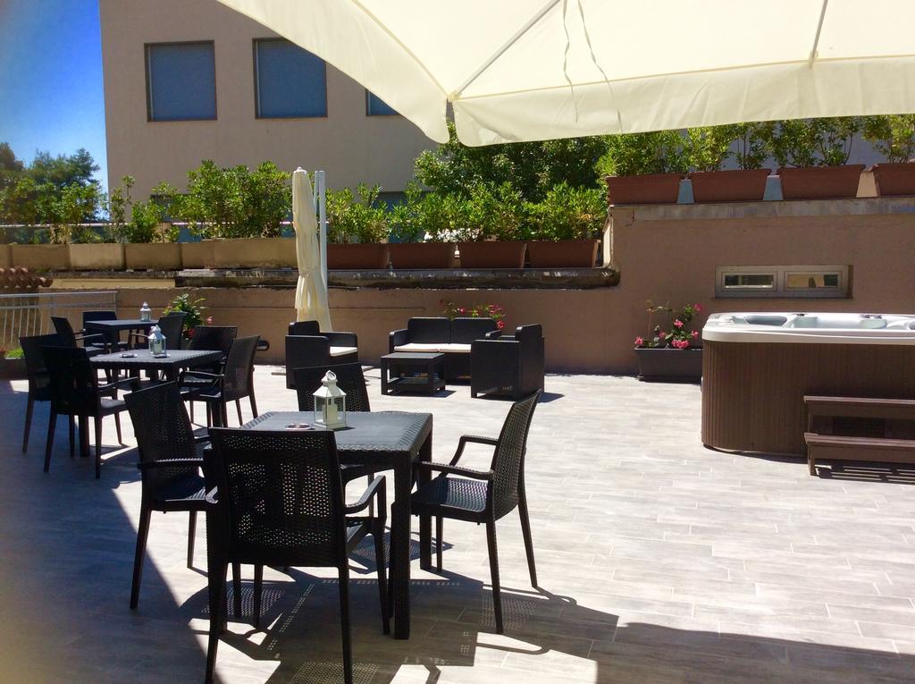 Hotel Residence Paradiso Moneglia Esterno foto
